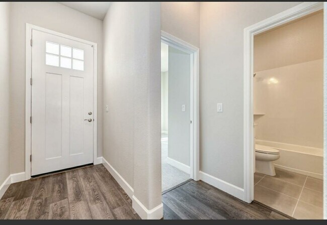 Hallway - 5025 Cardero Way