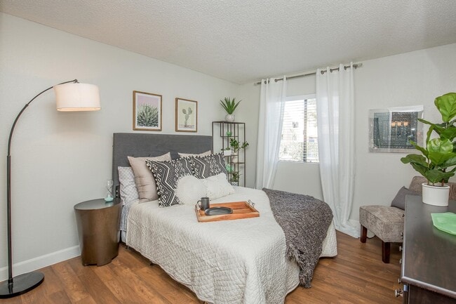Interior Photo - Sun Creek Apartments