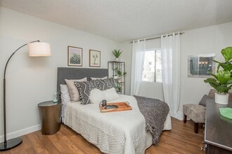 Interior Photo - Sun Creek Apartments