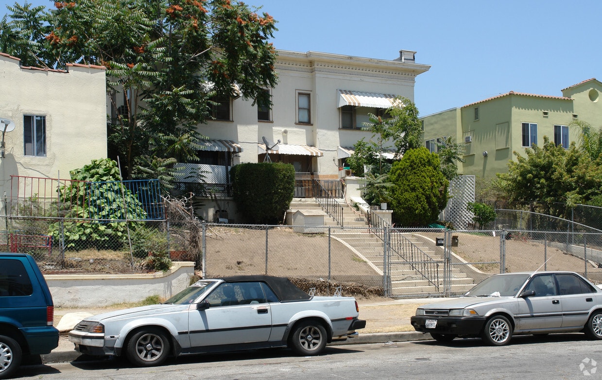 Building Photo - 2931 Leeward Ave