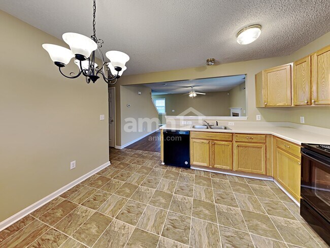 Building Photo - 2204 Tucca Way