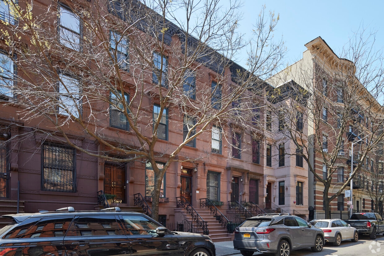 Building Photo - 360 W 121st St