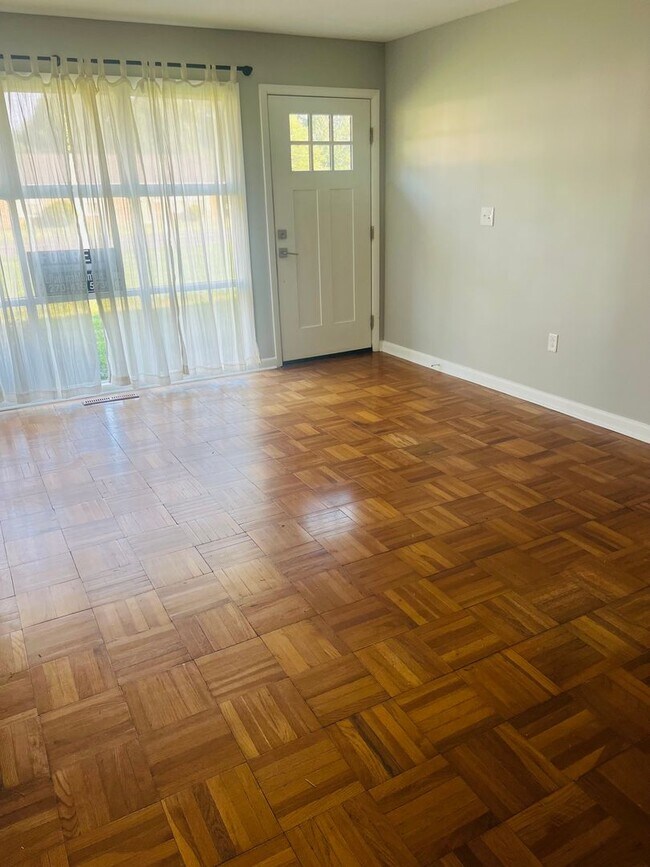 Foto del edificio - The Pines Place now Available - Cottage li...