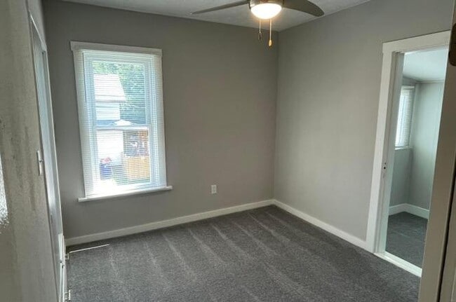 Building Photo - 299 S Warren Ave