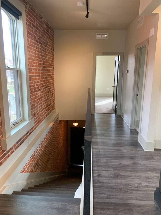 Foto del edificio - Newly renovated Victorian Townhome located on a quiet street in Curtis Park/RiNo