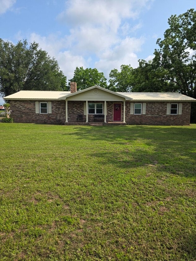 Primary Photo - Charming Greenville House on Acre lot