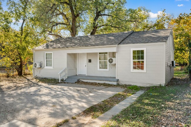 Building Photo - "Spacious 3-Bedroom Home in Fort Worth wit...