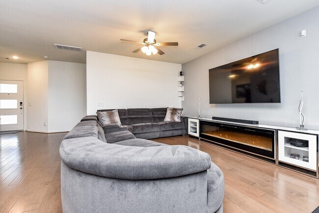 Foto del edificio - 10310 Marston Vineyard Dr