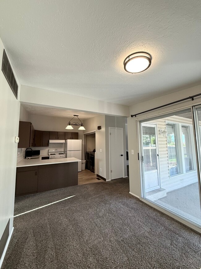 Building Photo - 3815 Orchard Ave