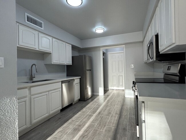 Brand New Remodel, 2 Bedroom, 2 Bathroom, ... - Brand New Remodel, 2 Bedroom, 2 Bathroom, ... Apartment