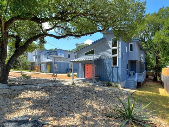 Building Photo - 1318 Delano St