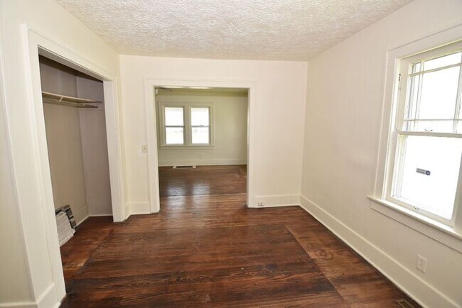 Foto del edificio - Rare Find- Lower Apartment in Elkhart