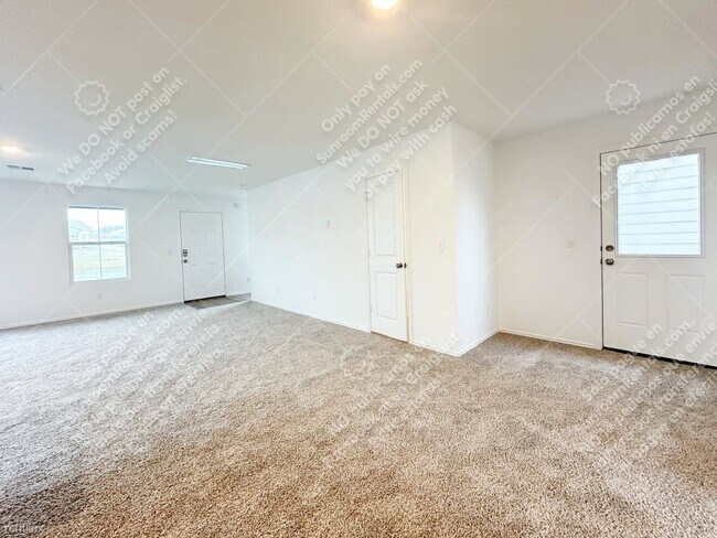Building Photo - 4 br, 2.5 bath House - 236 Patagonia