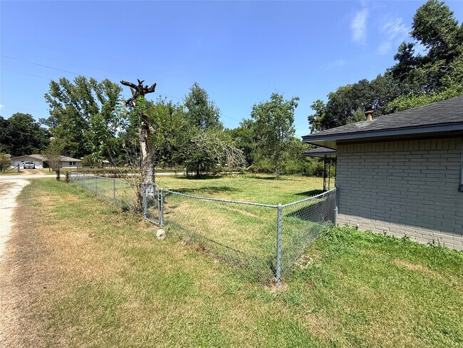 Building Photo - 892 County Rd 460