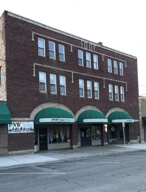 Building Photo - 103 W Naches Ave