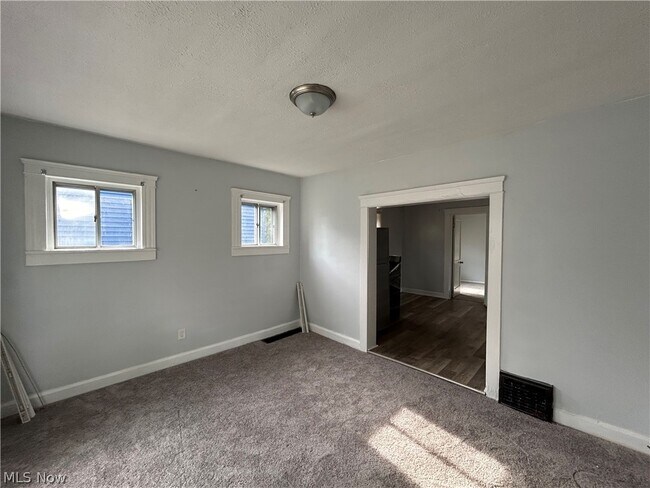 Building Photo - 15125 Naples Ave