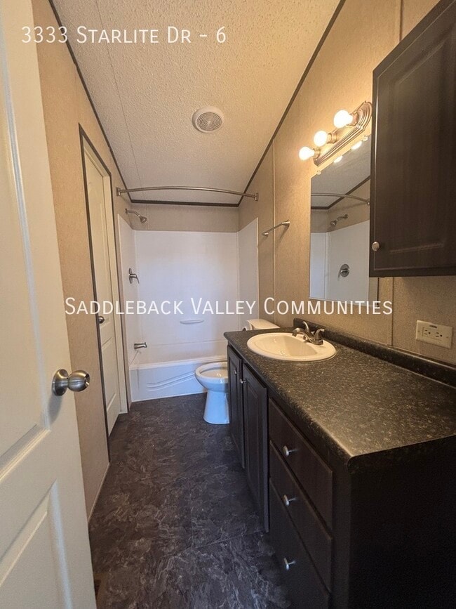 Building Photo - 3333 Starlite Dr