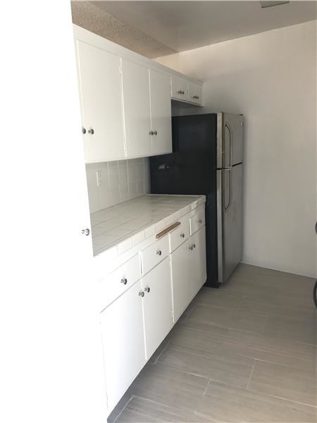 Foto del edificio - 1443 S Bundy Dr