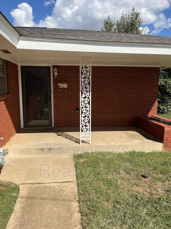 Building Photo - 641 SW 53rd St