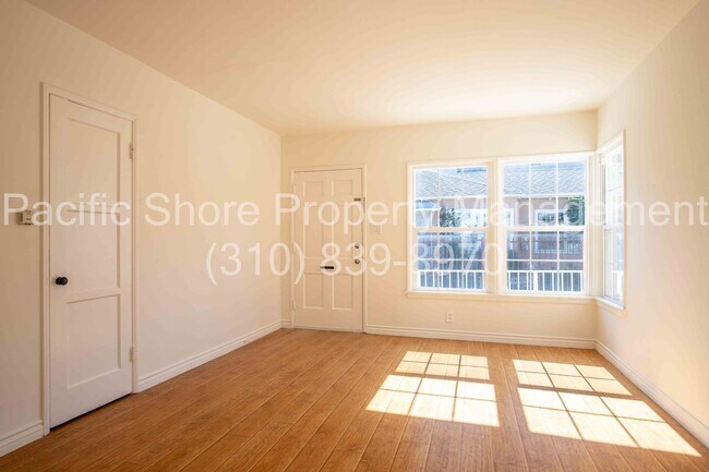 Foto del edificio - 14220 Gilmore St