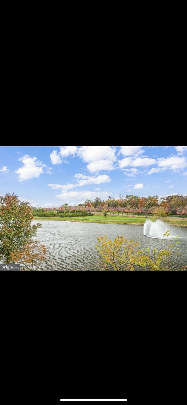Foto del edificio - 43114 Watercrest Square