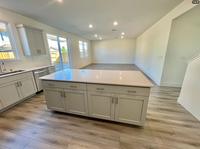 Building Photo - 16297 Malibu Dr