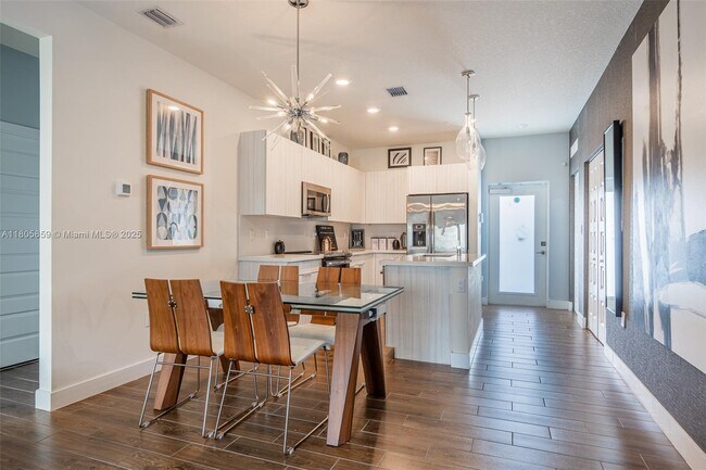 Foto del edificio - 4745 NW 84th Ct