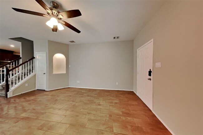 Foto del edificio - 5019 Westwood Pines Dr