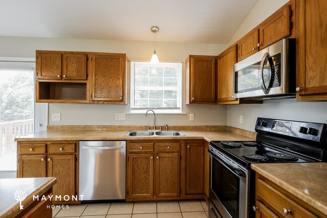 Building Photo - 1684 Deer Run Dr