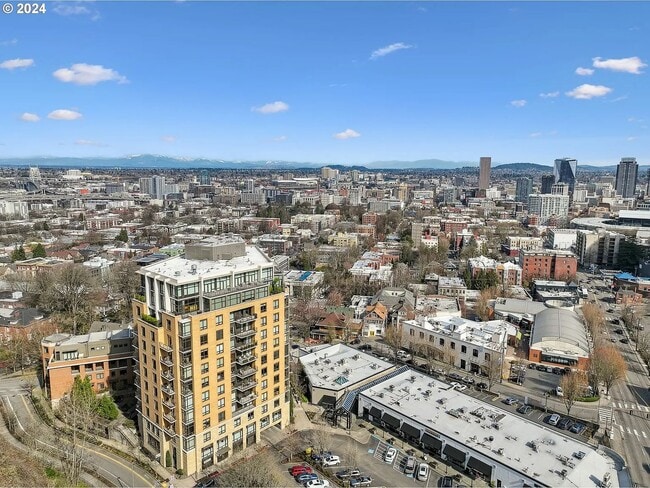 Building Photo - 2351 NW Westover Rd