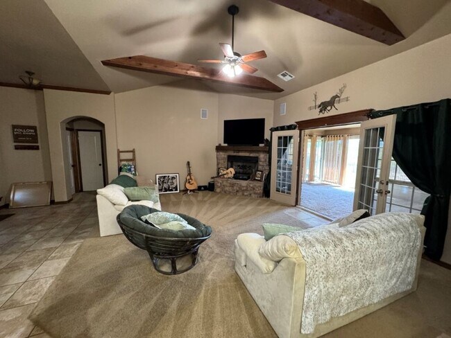 Building Photo - 3 bed, 2 bath, 2 car storm shelter in Yuko...
