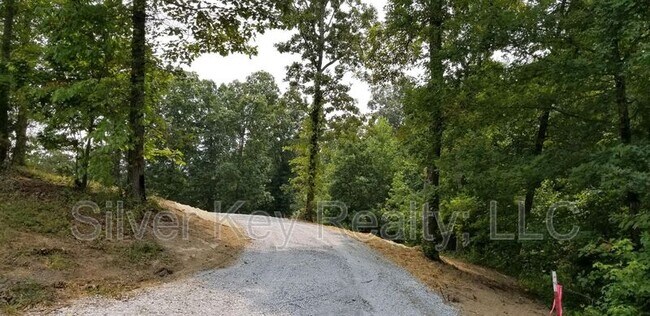 Building Photo - 365 Goins Hill Rd