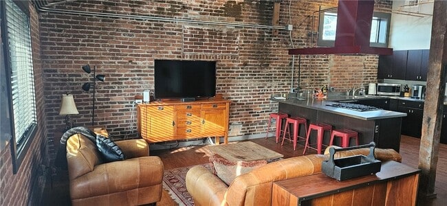 Foto del edificio - 693 W North St