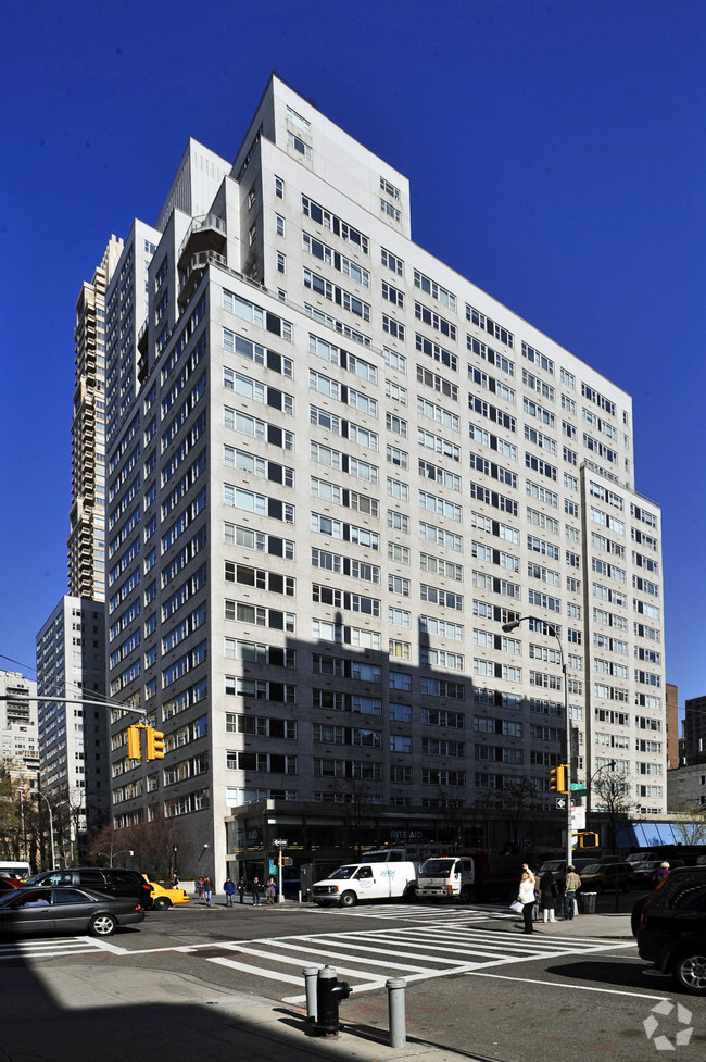 Building Photo - 215 East 68th Street