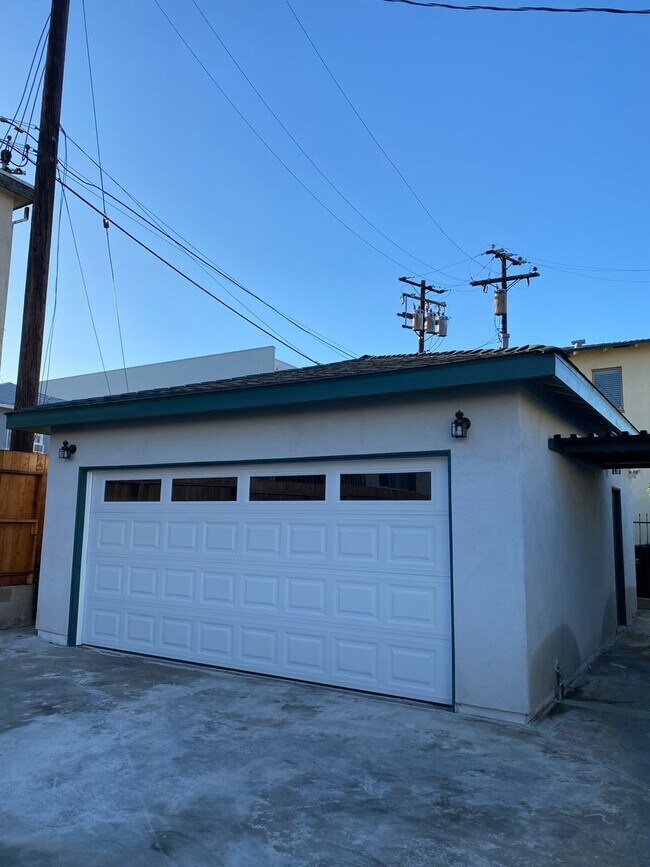 Foto del edificio - 1207-1209 N Monterey St