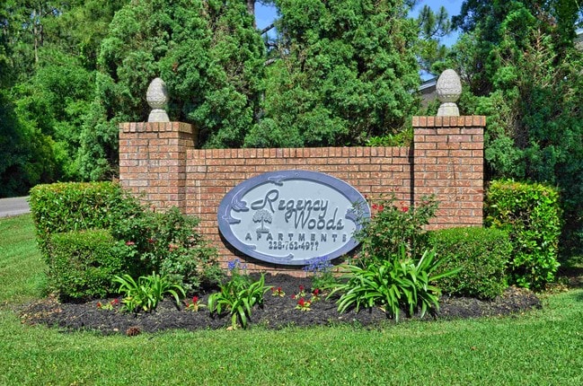 Building Photo - Patriot Woods (Regency Woods)