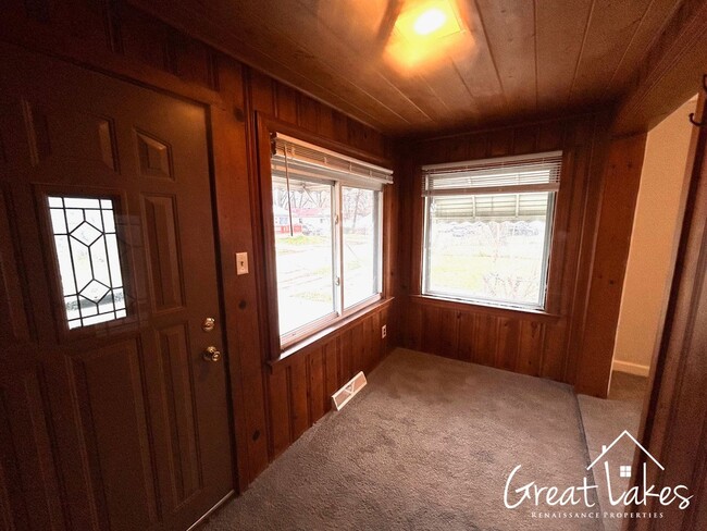 Building Photo - JANUARY SPECIAL: Move in before 1/31/25 an...