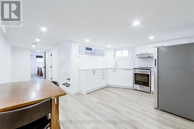 Building Photo - 13 Ravina Crescent