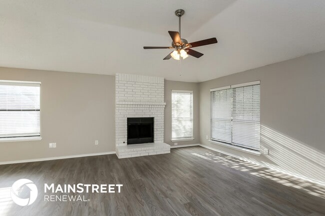 Building Photo - 7401 Aberdeen Dr