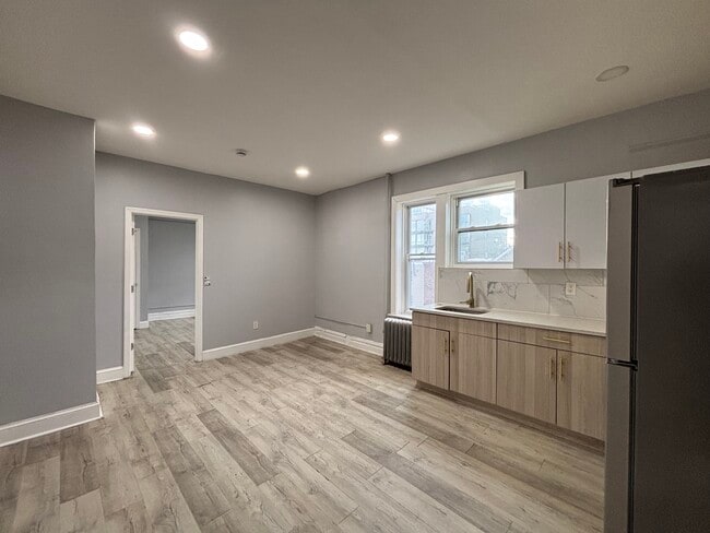 Building Photo - 319 Summit Ave