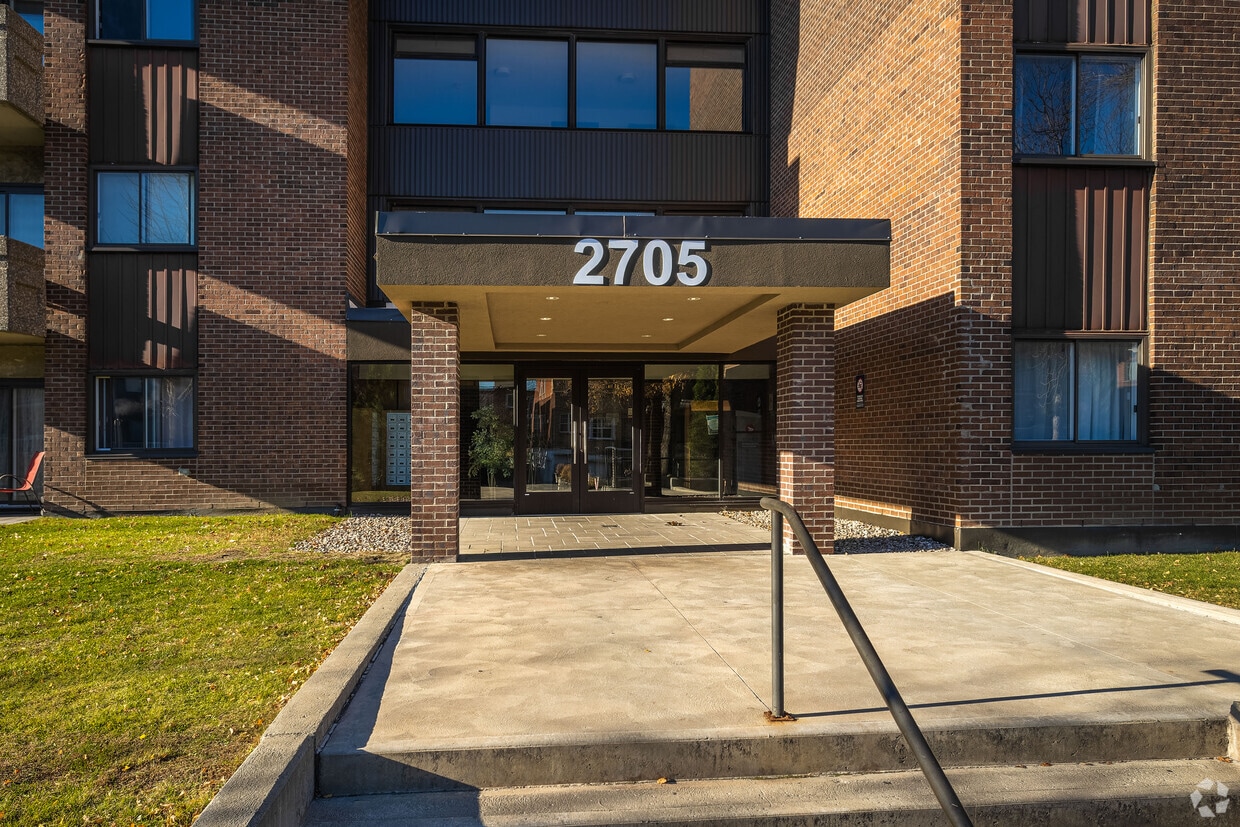 Building Photo - 2705 Modugno