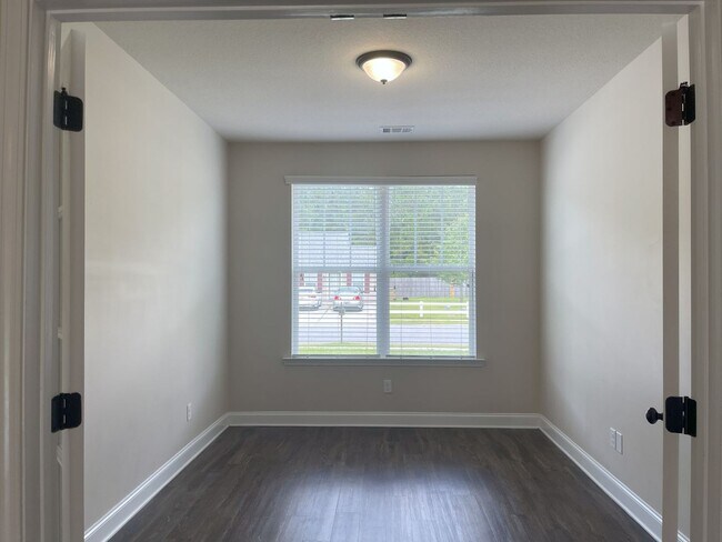 Foto del edificio - 111 Willow Dr