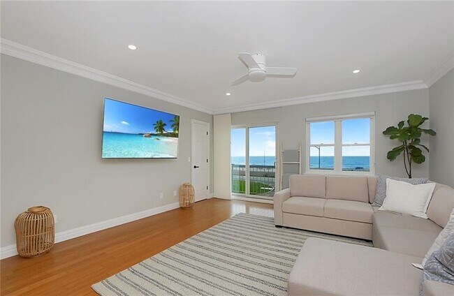 Foto del edificio - 108-06 Shore Front Pkwy