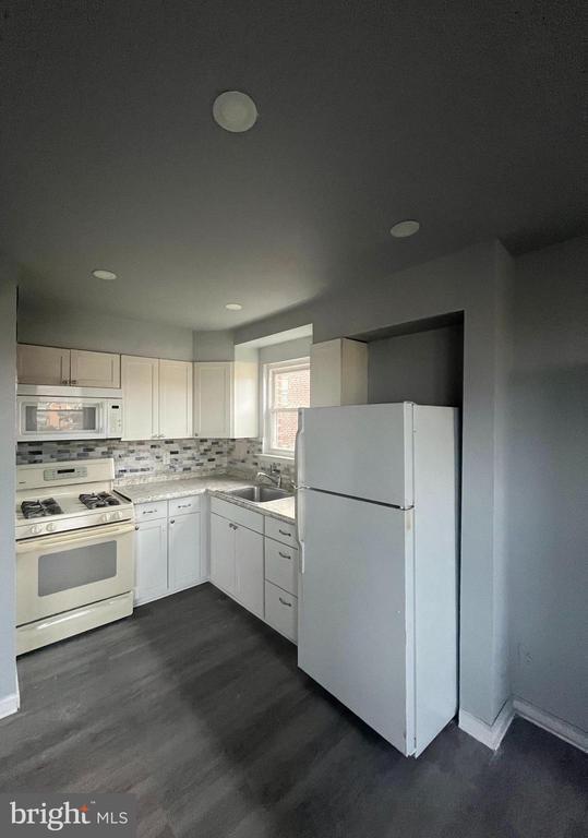 Foto del edificio - 8642 Jackson St