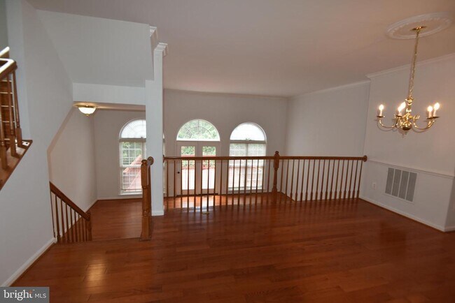 Foto del edificio - 21821 Ladyslipper Sq