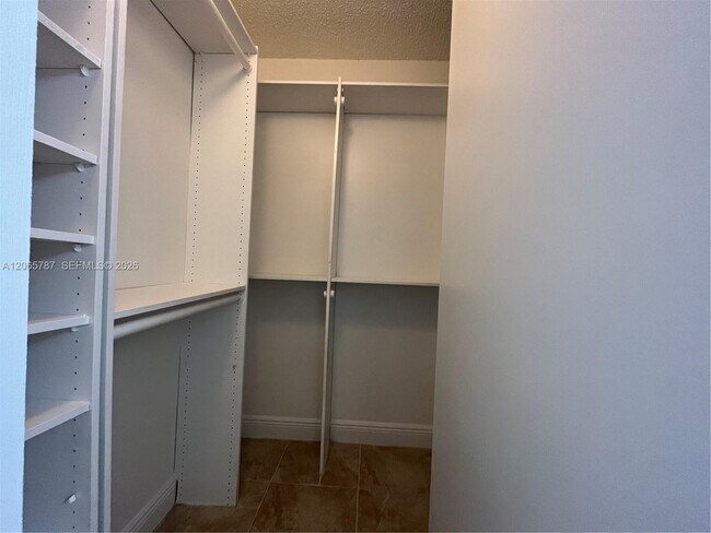 Foto del edificio - 4334 NW 9th Ave