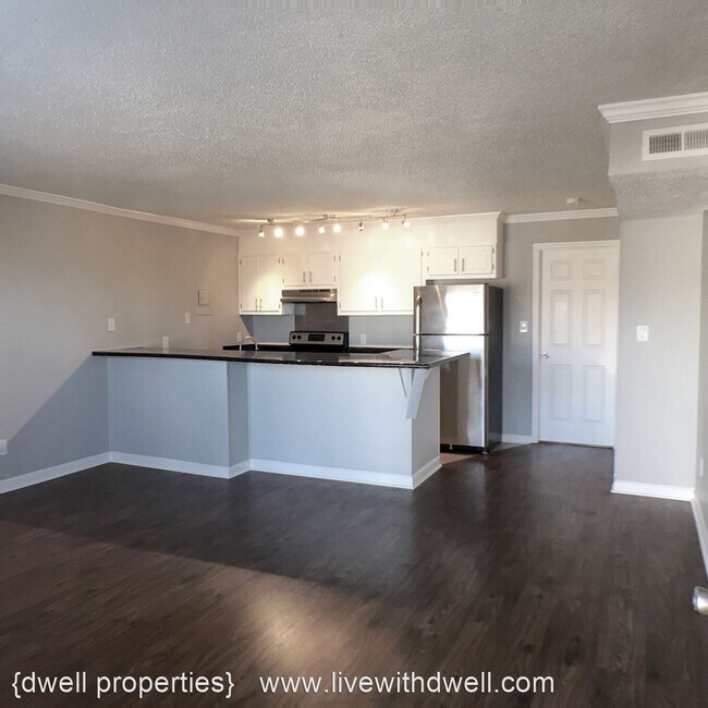 Building Photo - 2511 Caldwell Ave S