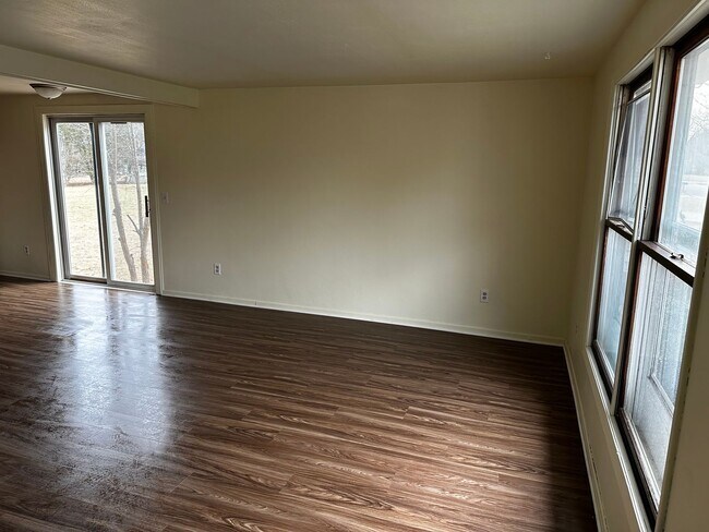 Foto del edificio - 40-40 Northside Dr