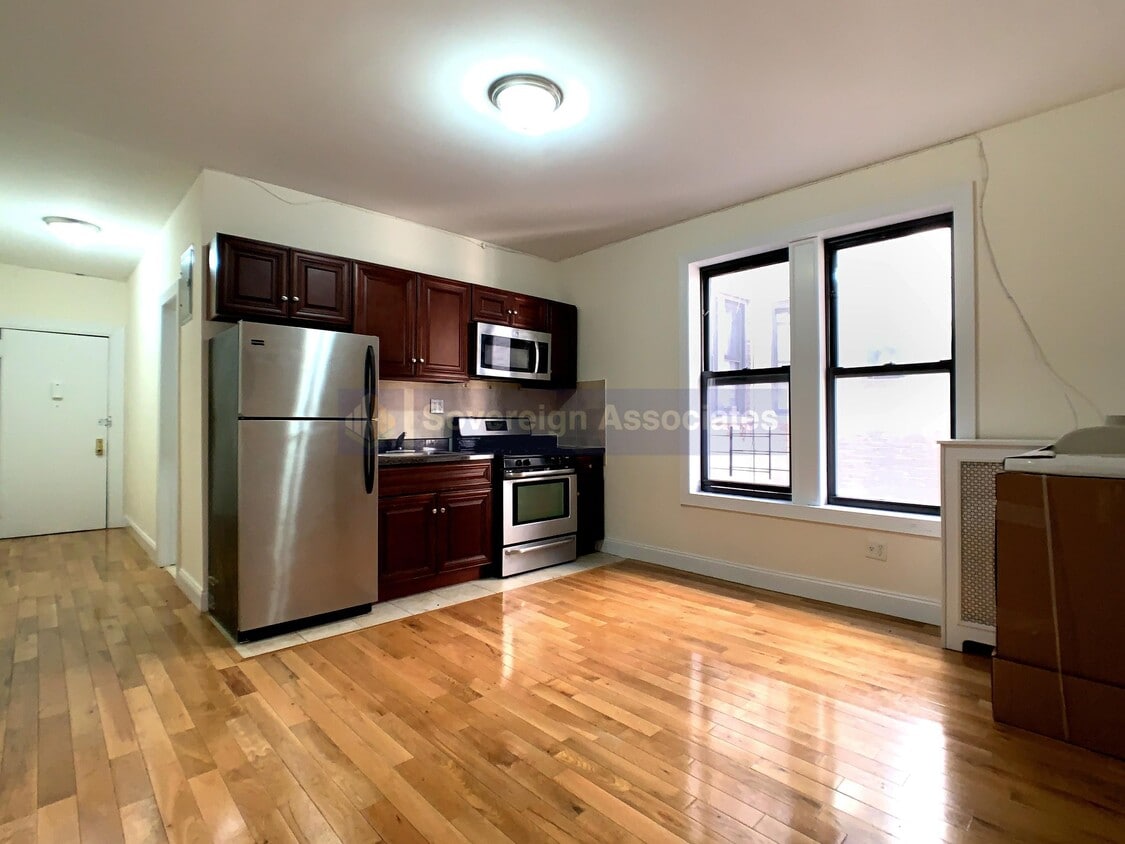 Primary Photo - 1 Arden St