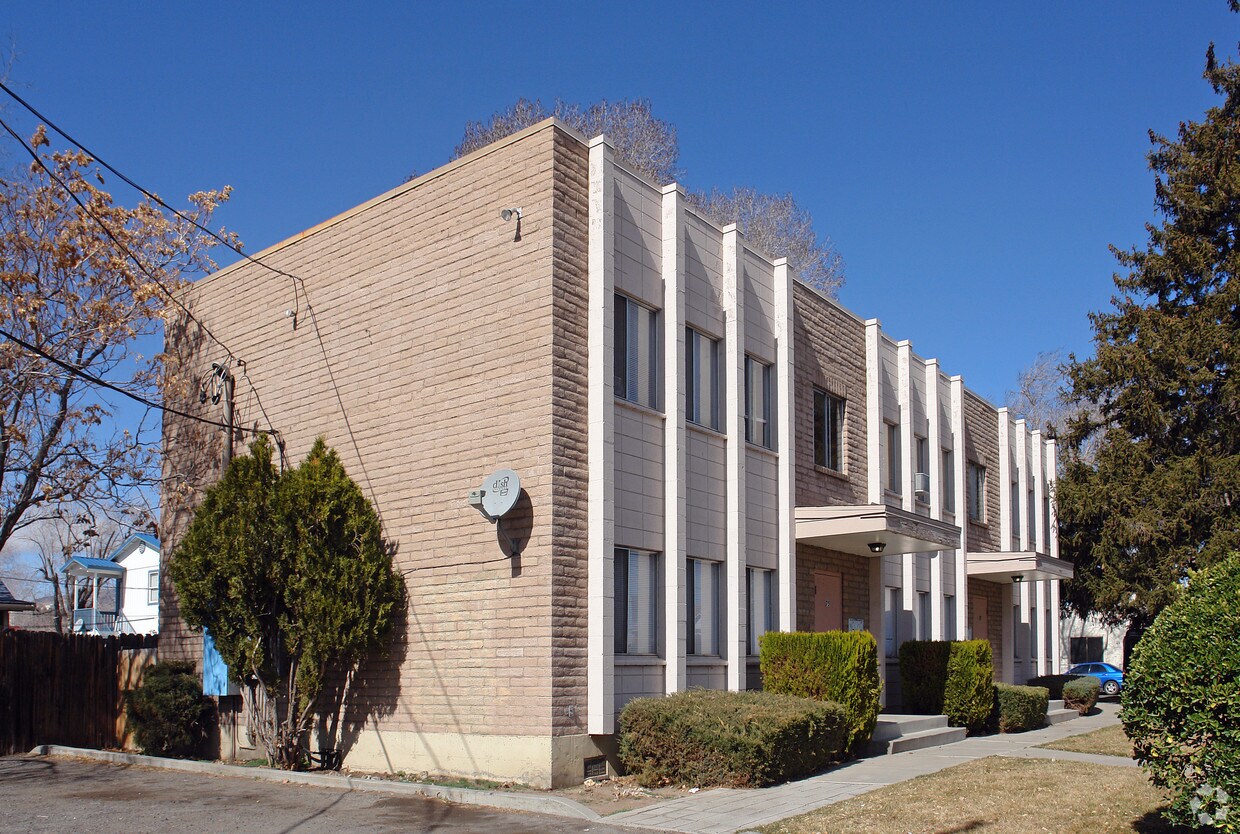 Building Photo - 75 Locust St